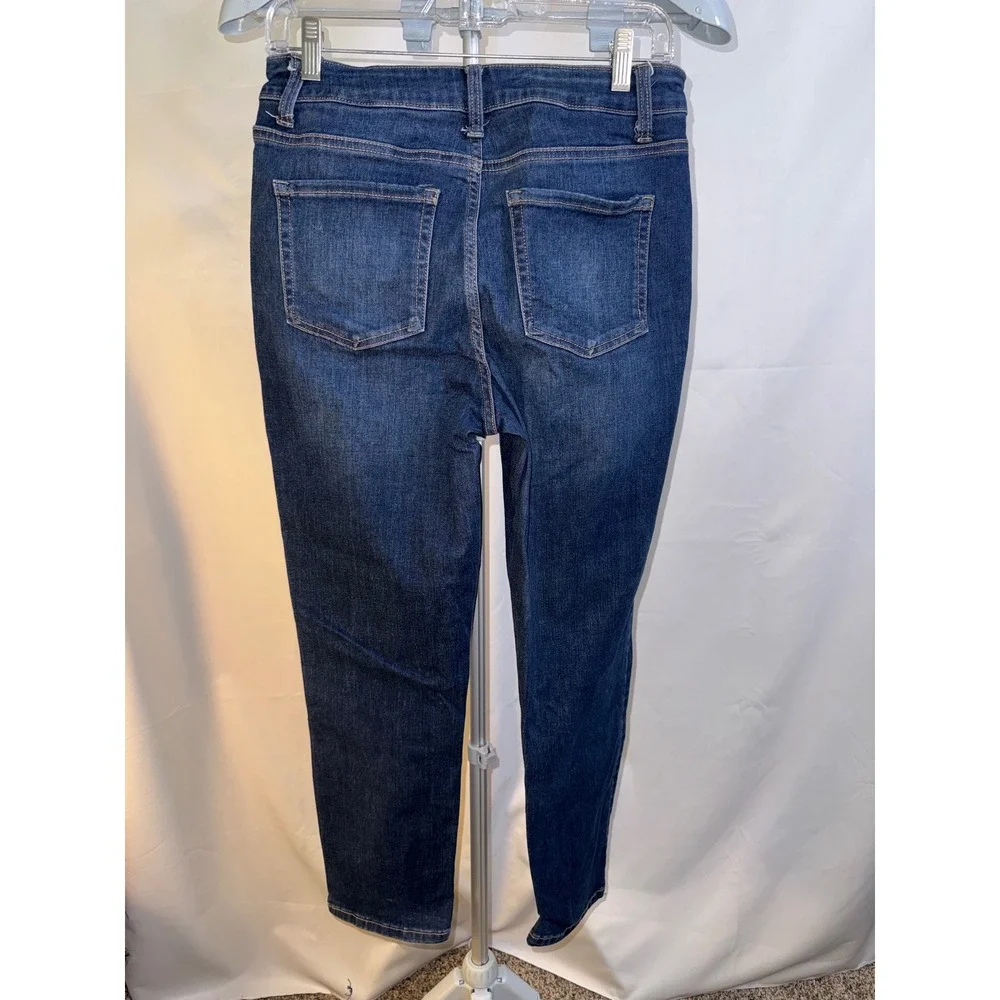 Time and Tru Womens Straight Leg Jeans Dark Wash Stretch Denim Size 8 - Picture 2 of 5